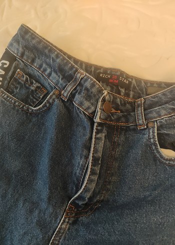Diğer mom Jean yanları yazılı