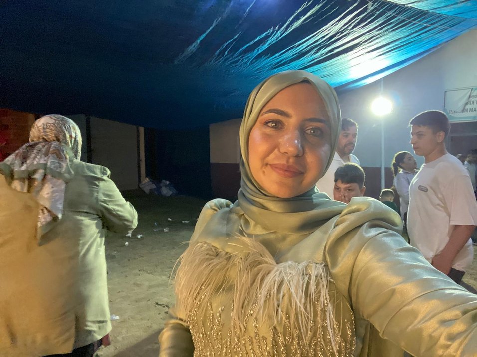 Uzun Turkuaz Drapeli Straplez Kadın Kına Elbisesi - Görsel 4