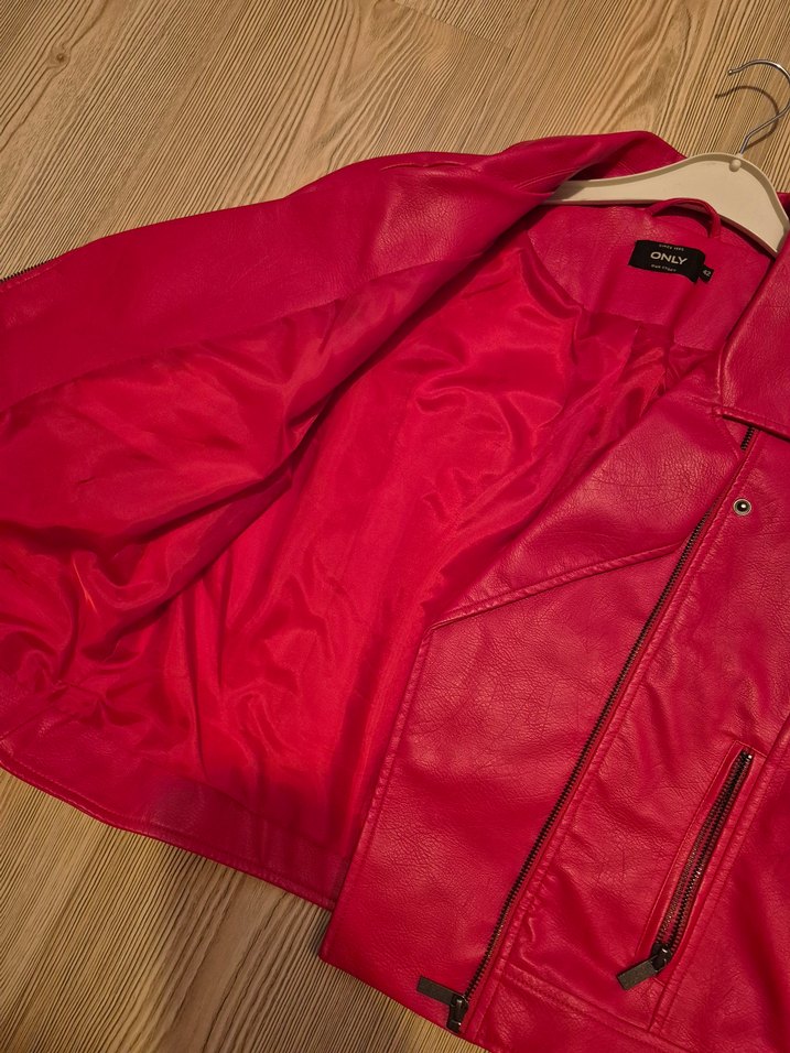 Kadın Kırmızı Deri Fermuarlı Ceket - Görsel 3