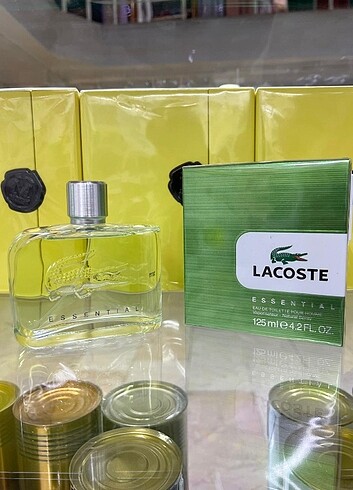 Lacoste Essential