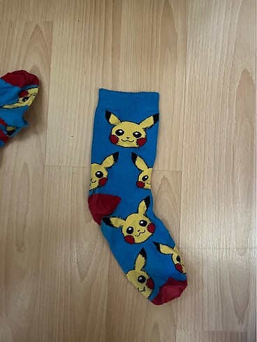 Pikachu corap
