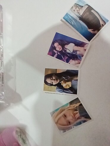 Rosé and Lisa Photocard~?