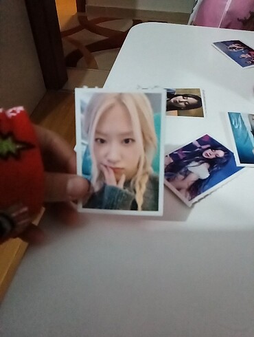  Beden Renk Rosé and Lisa Photocard~?