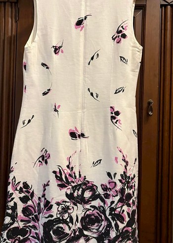 Çiçek Desenli Elbise - Görsel 2