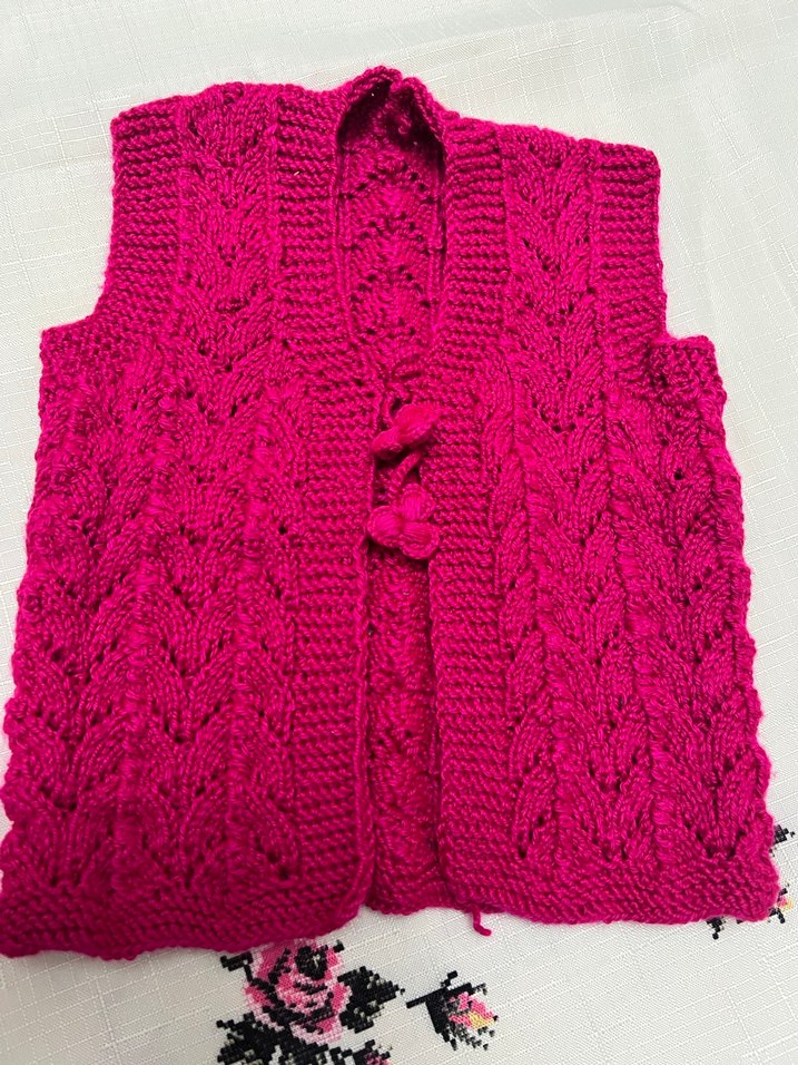 Pembe Örgü Kız Yeleği - Görsel 2