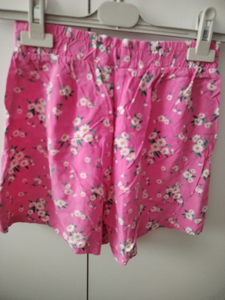Çiçek Desenli Pembe Mini Kadın Şort - Görsel 3