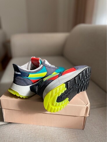 Reebok spor ayakkabısı