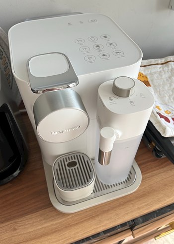 Beyaz Gri Nespresso Kahve Makinesi