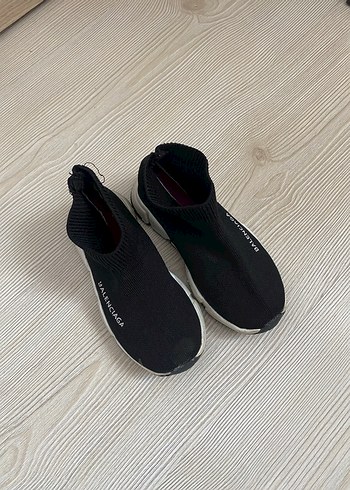 Balenciaga 26