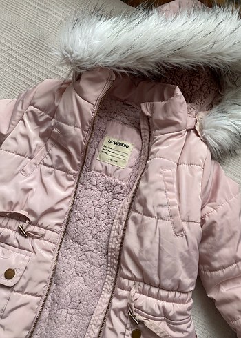 Kız Çocuk Pudra Kürklü Kapüşonlu Mont - Görsel 4