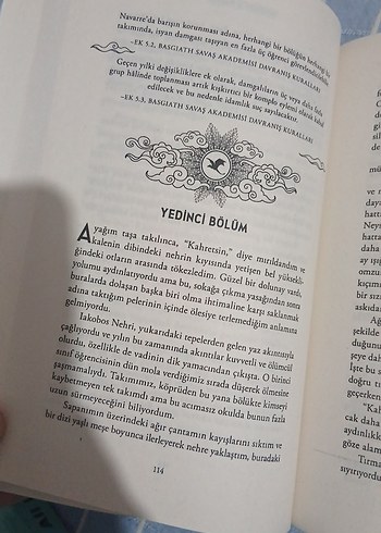 Beden Dördüncü Kanat - Rebecca Yarros