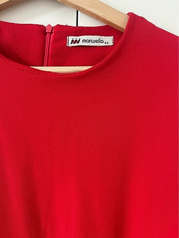 Kırmızı A Kesim Volanlı Elbise - Görsel 2