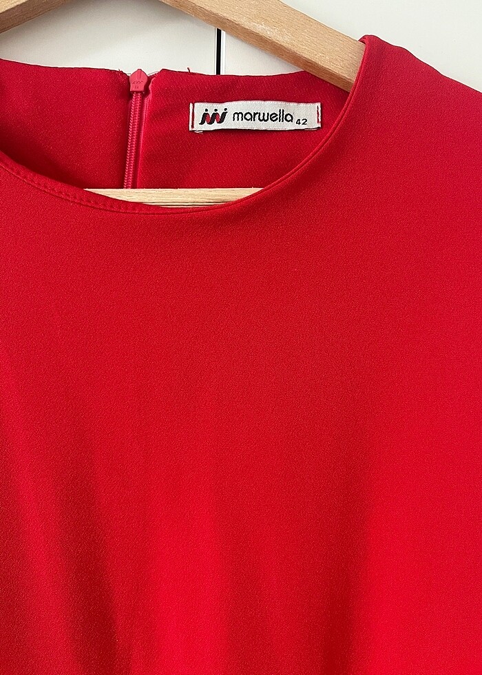 Kırmızı A Kesim Volanlı Elbise - Görsel 2