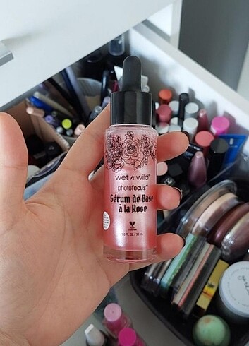 Wet n wild wetnwild photofocus Rose serum primer