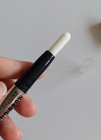 Beden maybelline tattoo brow lift stick