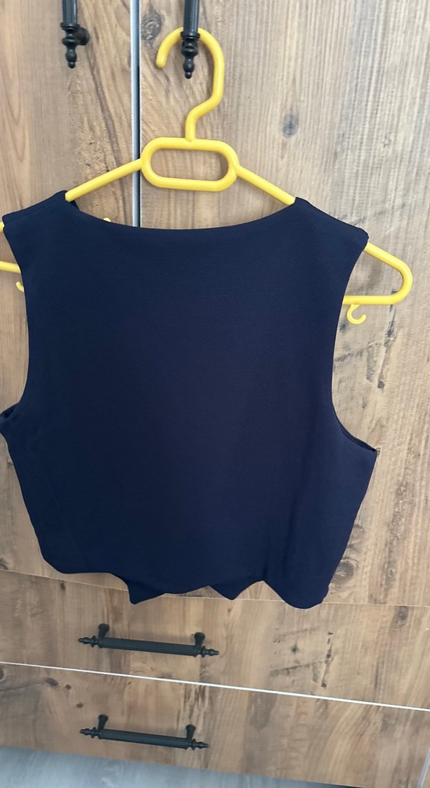 Düğmeli Siyah Mini Kadın Yelek - Görsel 4