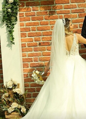 A kesim transparan taşlı gelinlik - Görsel 2