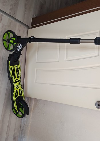 Karanlık Yeşil Çocuk Scooter'ı - Görsel 2