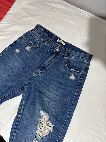 Pull&bear yırtık detaylı jean