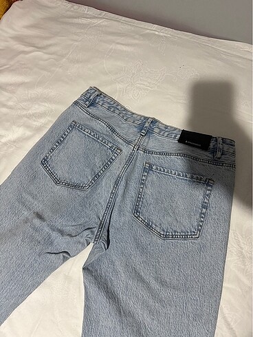 42 Beden Stradivarius D98 jean