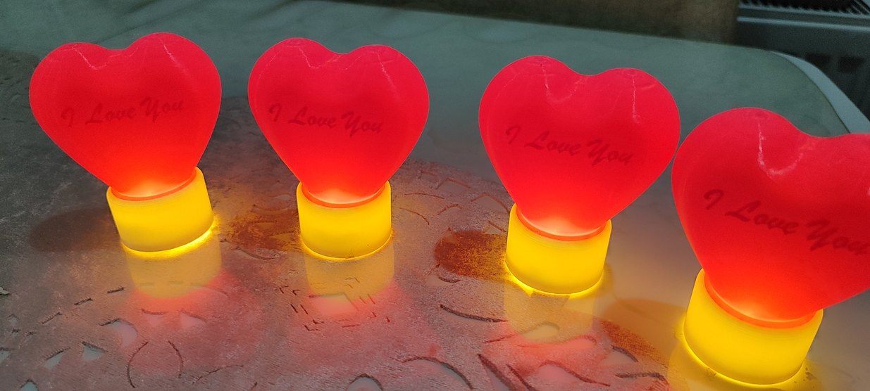 Kırmızı Kalp Şekilli Renkli Mum - Görsel 2