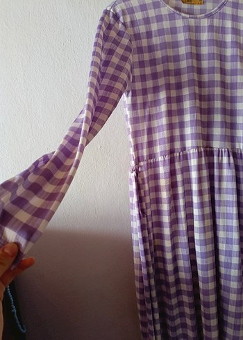 Uzun Pilili Mor Ekose Elbise - Görsel 3