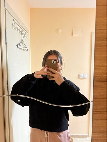 Kapüşonlu siyah kısa sweat