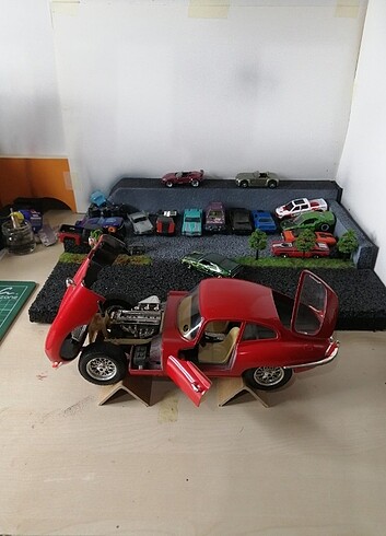 1:18 Ölçekli 1961 Jaguar E