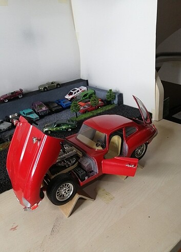  1:18 Ölçekli 1961 Jaguar E