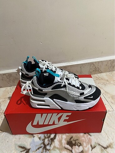 36,5 Beden Nike Orjinal Spor Ayakkabı