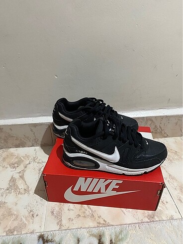 36,5 Beden Nike orijinal Spor Ayakkabı