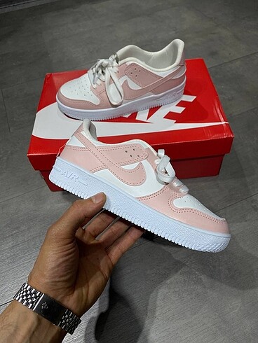 NIKE SB DUNK LOW PRO