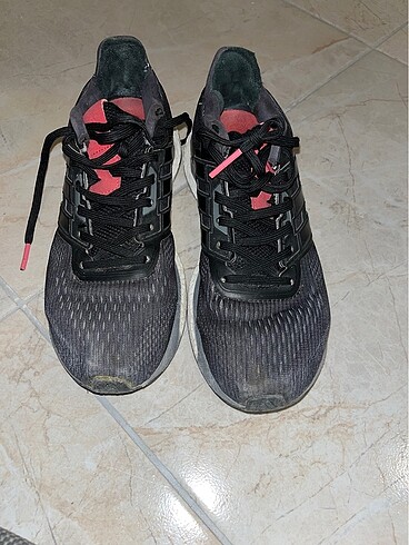 Adidas spor ayakkabı