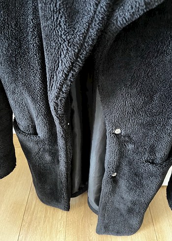 38 Beden Siyah Peluş Midi Kadın ince Kaban, Askıbutik nişantaşından alndı