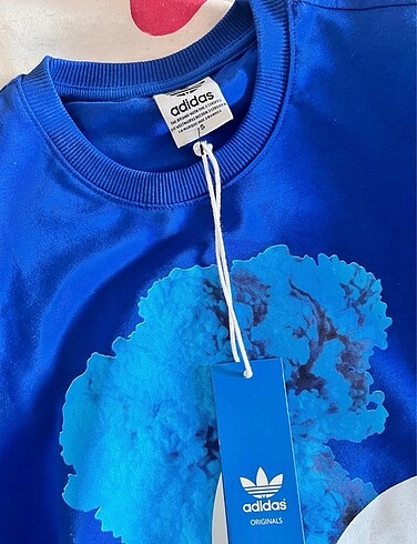 Adidas unisex sweatshirt