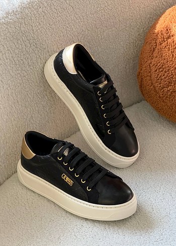 Guess Spor Ayakkabı - Görsel 3