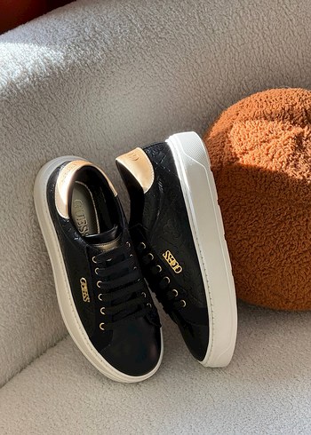 Guess Spor Ayakkabı - Görsel 4