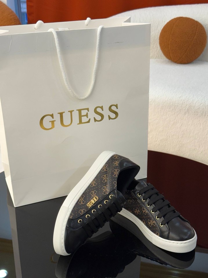 Guess Spor Ayakkabı - Görsel 2