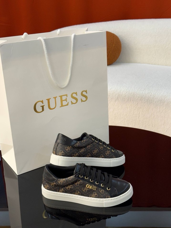 Guess Spor Ayakkabı - Görsel 3