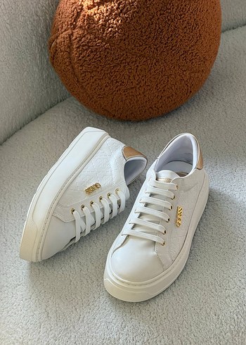 Guess Spor Ayakkabı - Görsel 2