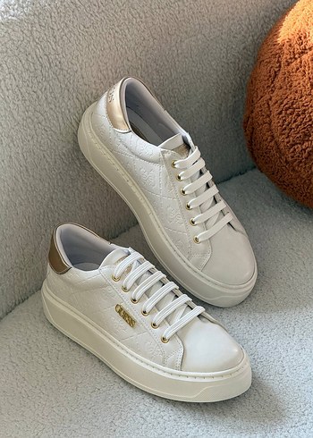 Guess Spor Ayakkabı - Görsel 3