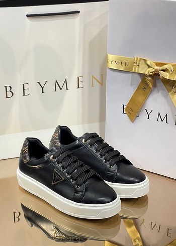 Guess Spor Ayakkabı - Görsel 3