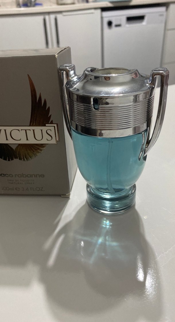 Invictus Erkek Parfümü 100 ml Modern Klasik - Görsel 2