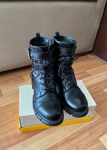 Kadın Siyah Hakiki Deri Bot