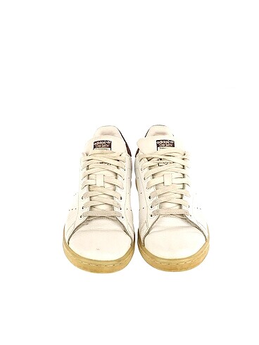 38 Beden Adidas Spor Ayakkabı %70 İndirimli.