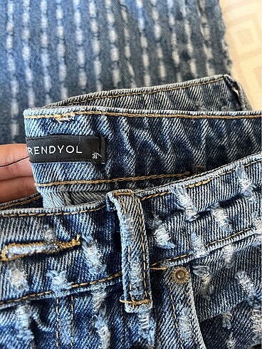 36 Beden Trendyolmilla taşlamalı jean