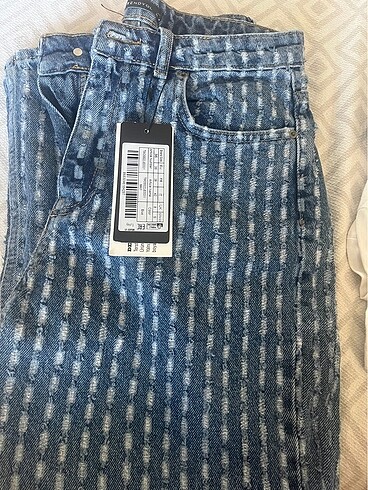 Trendyolmilla taşlamalı jean