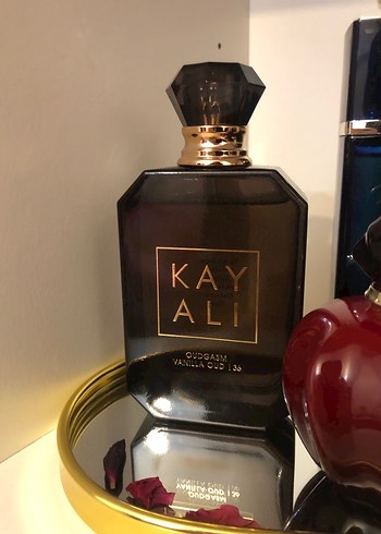 Kayali Vanilya Oud Parfüm 100ml - Görsel 2