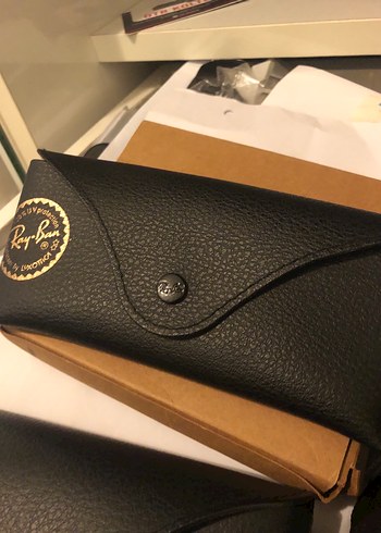 Siyah Ray-Ban güneş gözlüğü - Görsel 2