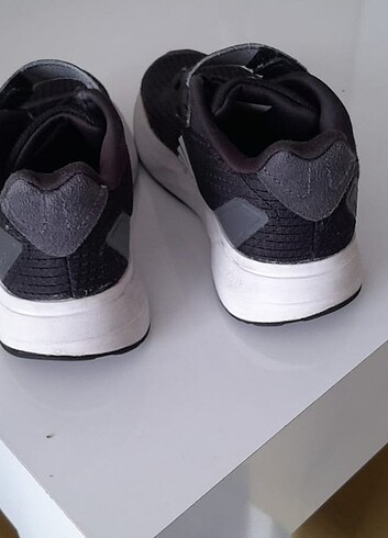 31 Beden siyah Renk Adidas ayakkabı